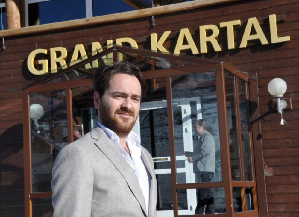 78 kişinin öldüğü yangında sadece kendi ailesini kurtarmış! 4 kişi hakkında ev hapsi kararı 78 kişinin öldüğü yangında sadece kendi ailesini kurtarmış! "Katilsiniz" diyerek tepki gösterdiler - 1. Resim