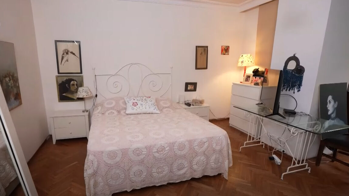 Adeta bir müze! Oyuncu Tiraje Başaran'ın evi gündem oldu: Bir bakan bir daha baktı... - 5. Resim