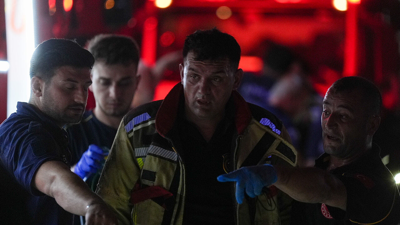 Ankara'da yangın faciası! 26 katlı bina alev alev yandı, çok sayıda ölü ve yaralı var - 9. Resim