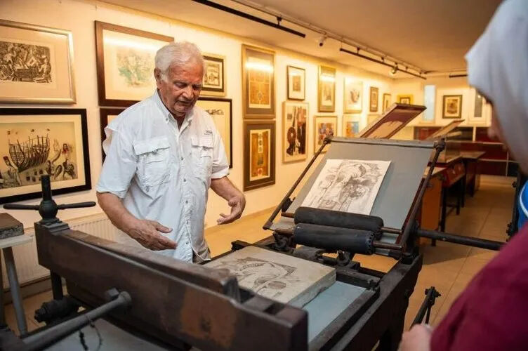 Bulaşıkçılık yaparken keşfedildi! Hülya Koçyiğit’in desteğiyle hayatı değişti - 5. Resim