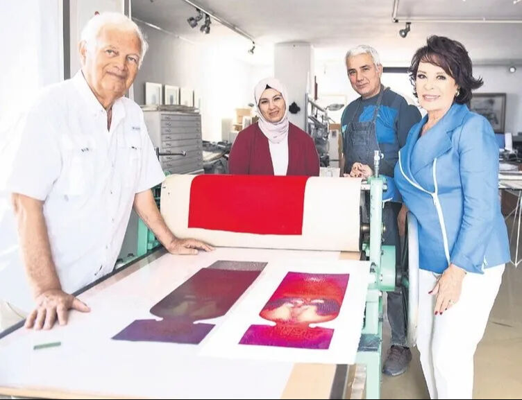 Bulaşıkçılık yaparken keşfedildi! Hülya Koçyiğit’in desteğiyle hayatı değişti - 4. Resim