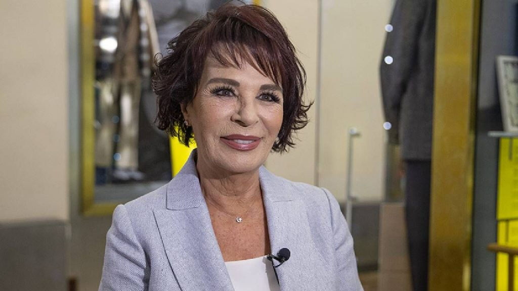 Bulaşıkçılık yaparken keşfedildi! Hülya Koçyiğit’in desteğiyle hayatı değişti Hülya Koçyiğit
