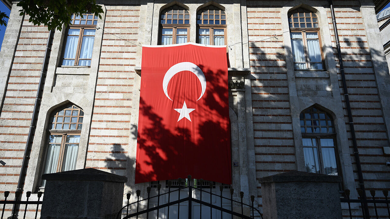 Cumhurbaşkanı Erdoğan'ın sözleri sonrası yurdun dört bir yanı Türk bayraklarıyla donatıldı - 2. Resim