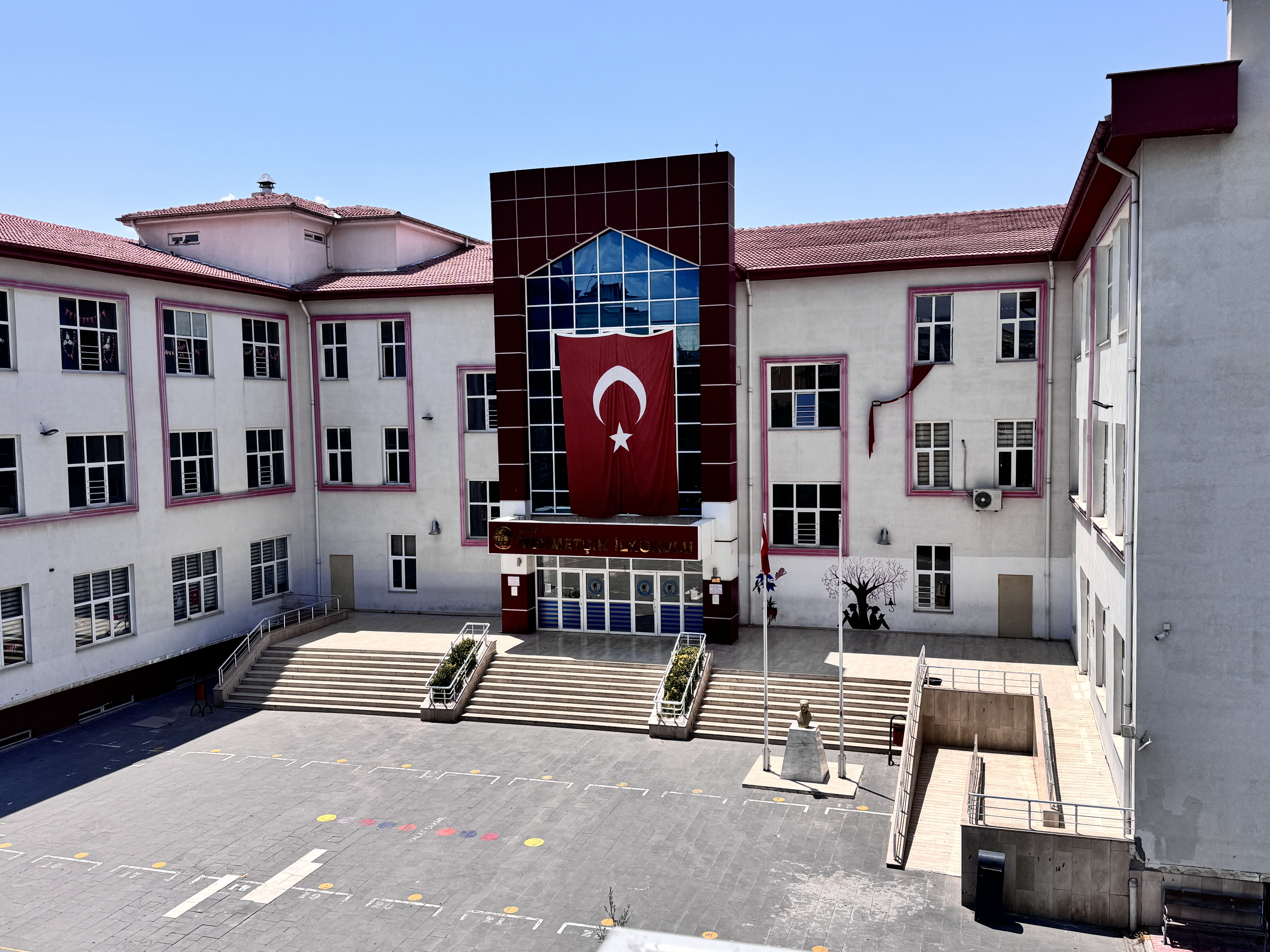 Cumhurbaşkanı Erdoğan'ın sözleri sonrası yurdun dört bir yanı Türk bayraklarıyla donatıldı - 6. Resim