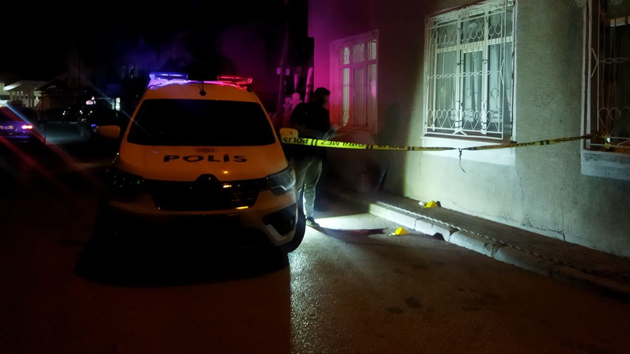 Konya'da feci olay: 3. kattan düşen çocuk ağır yaralandı Konya'da feci olay: 3. kattan düşen çocuk ağır yaralandı