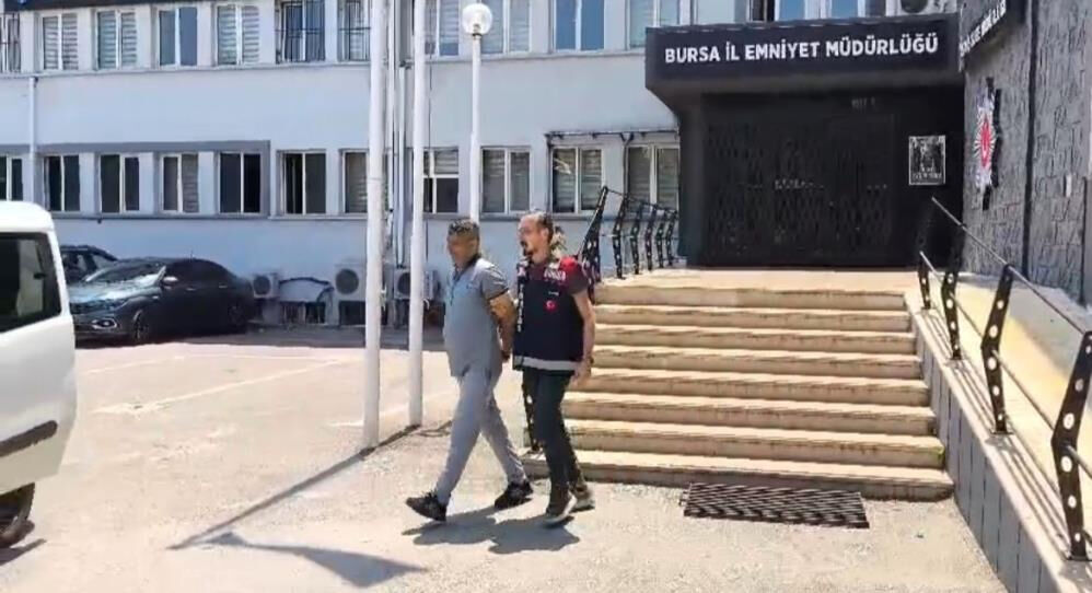 M&uuml;ft&uuml;, kaymakam, vali yardımcısı... Onlarca kişiyi dolandırdı, sahte t&ouml;ren bile d&uuml;zenleyecekti - 1. Resim