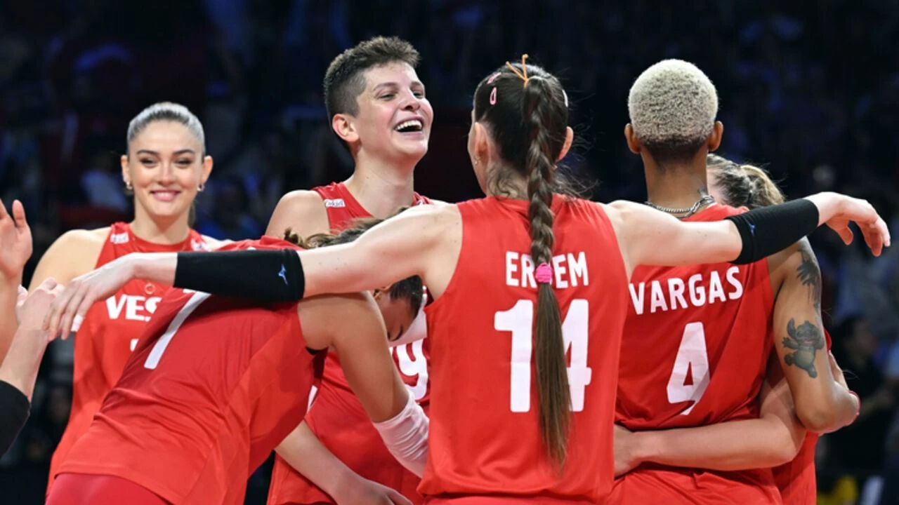 VNL finalleri ne zaman, Filenin Sultanları maçı ne zaman? Sırbistan-Türkiye voleybol maçı için geri sayım başladı! - 1. Resim