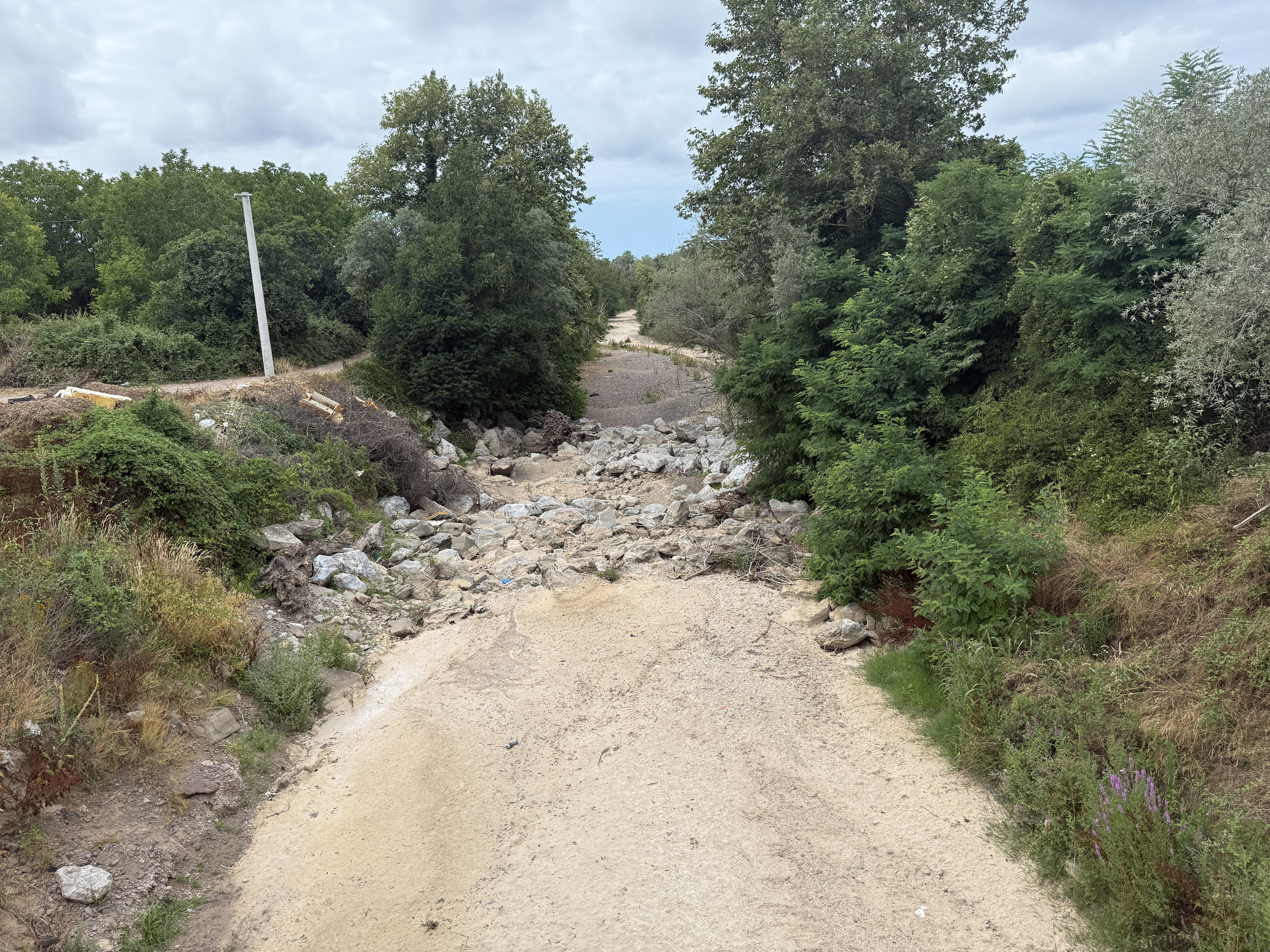 Yılların bilinçsizliği sudan etti! İki ilçenin kaynağında şelale kurudu... - 1. Resim