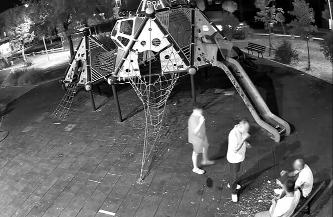 Zabıta güvenlik kamerasından fark etti! Çekirdek kabukları başlarına iş açtı - 2. Resim