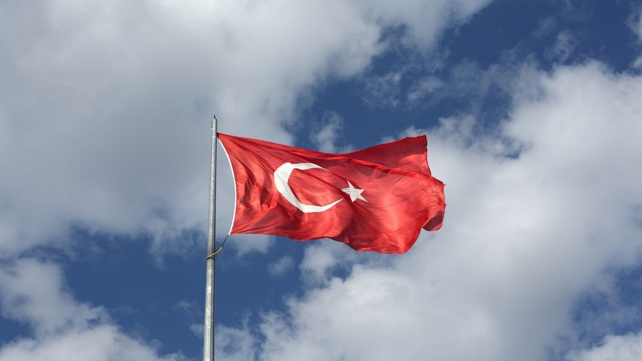 15 Temmuz'da bayrak asılır mı? 15 Temmuz'da bayrak asılır mı?