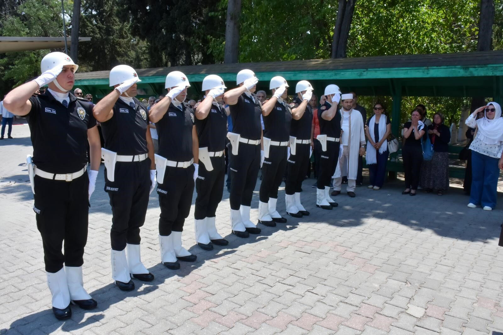Acı haber Adana'dan... Polis memuru kör kurşuna kurban gitti - 1. Resim