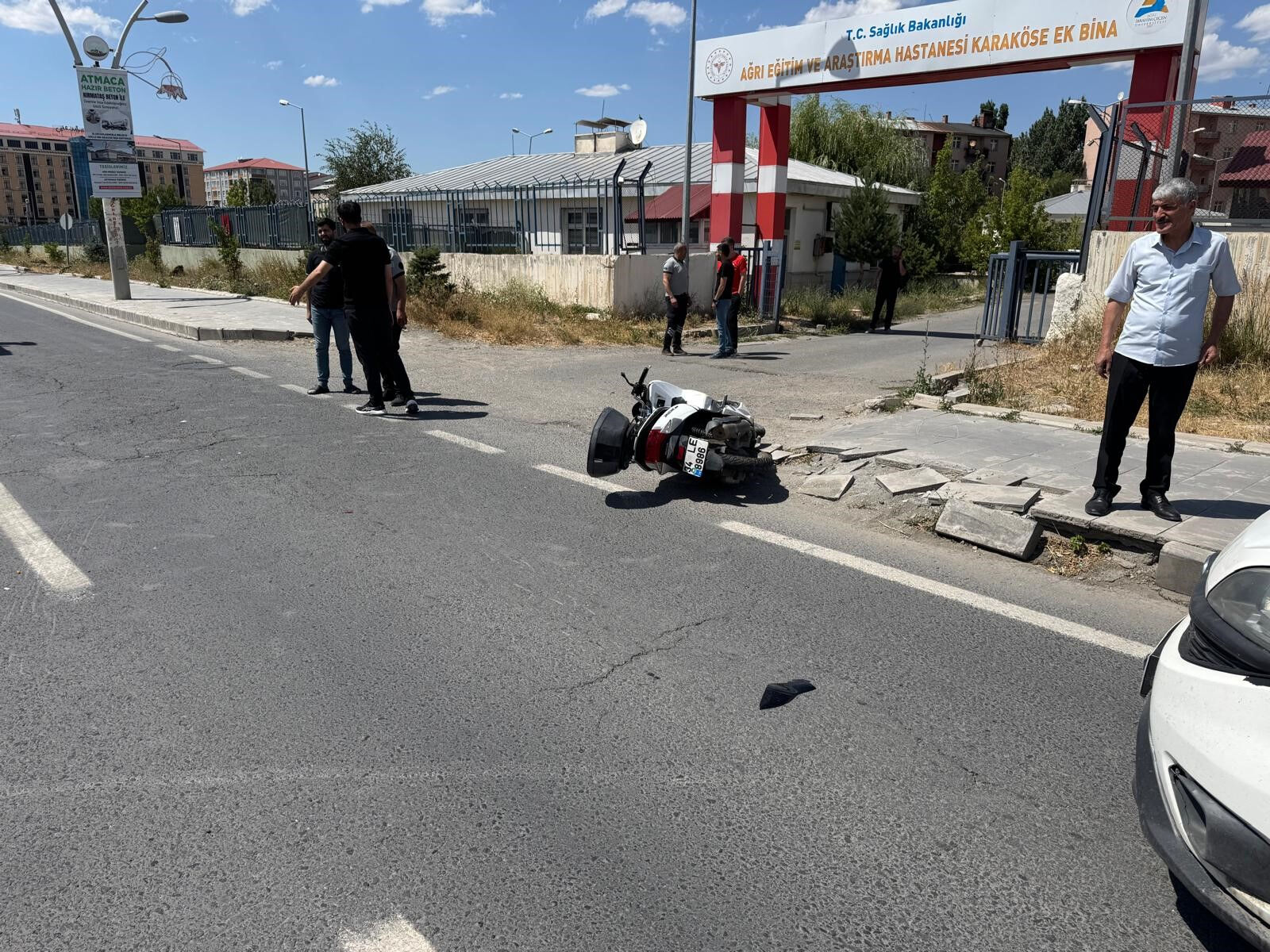 Ağrı’da feci kaza! Motosiklet ticari taksiye çarptı, çift hayatını kaybetti - 1. Resim
