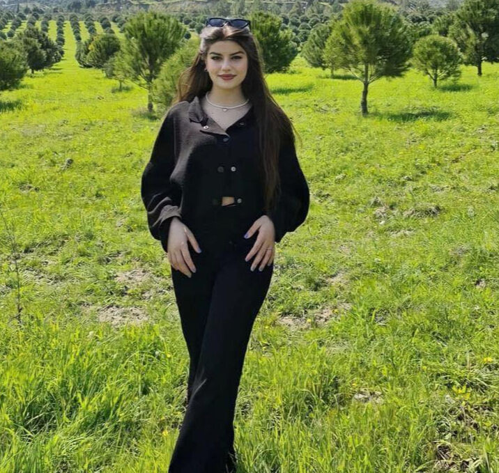 Ayşe'yi öldürüp cesedini valizle yola attı! Caninin ilk işi evini kırmızıya boyatmak olmuş - 1. Resim