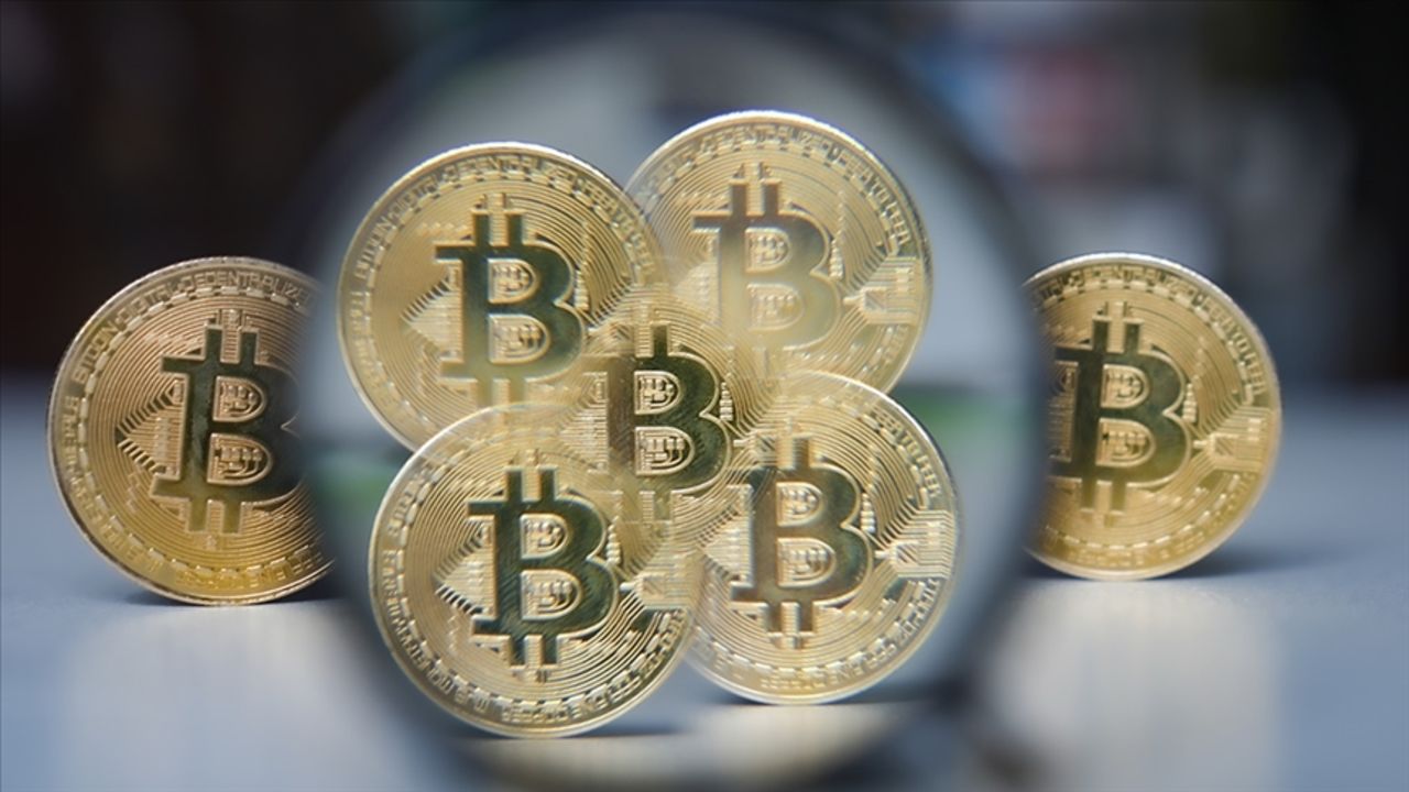 Bitcoin’den yeni rekor geldi! Yükseliş hızlandı, kritik seviye aşıldı Bitcoin’den yeni rekor geldi! Yükseliş hızlandı, kritik seviye aşıldı