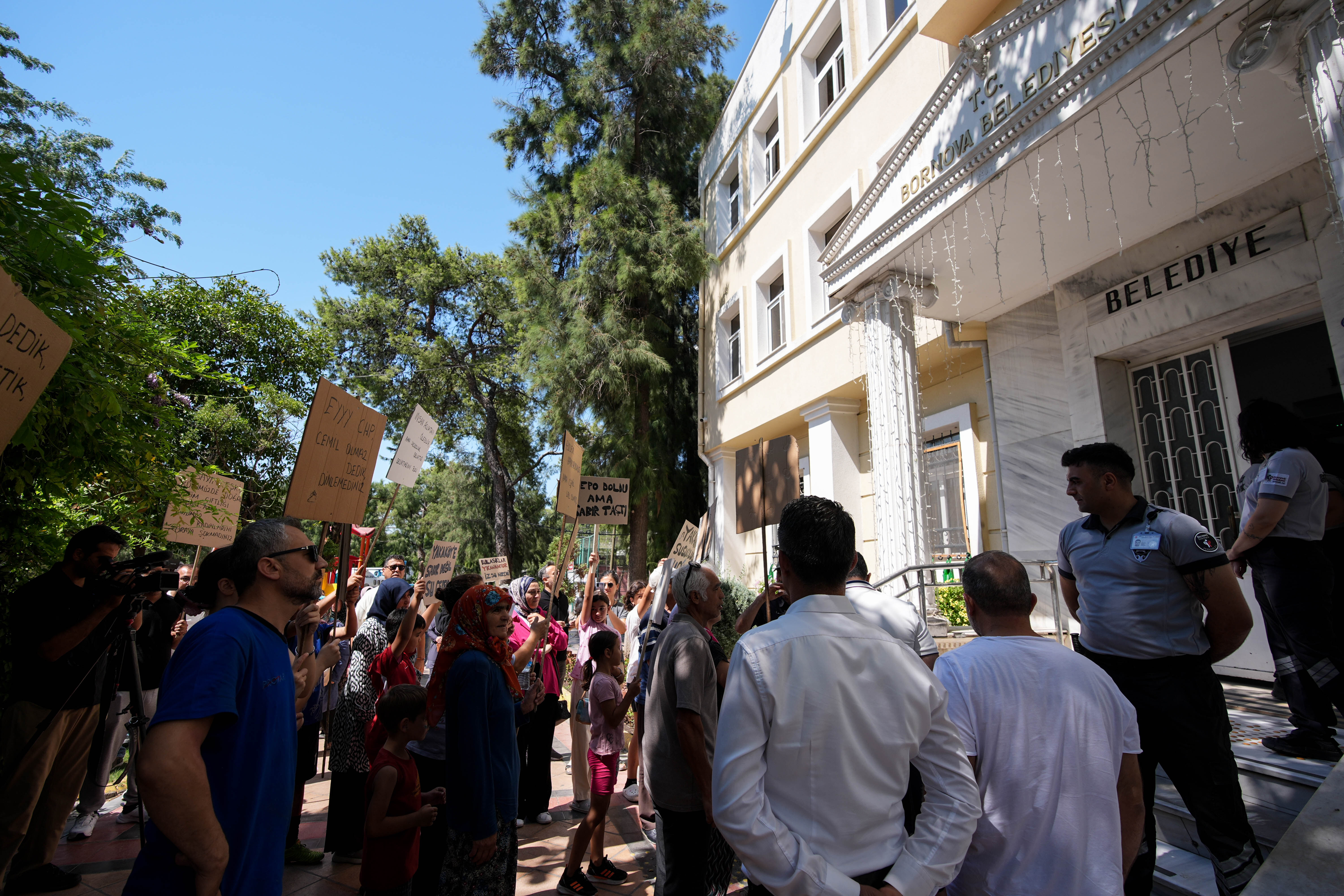 CHP'li belediyede kesik su sorunu vatandaşı perişan etti! 20 gündür gelmedi, halk sokağa döküldü - 1. Resim