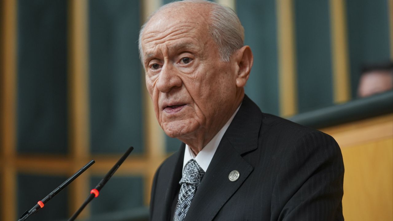 Devlet Bahçeli'den 15 Temmuz mesajı: Türk milleti hainlerin başını ezdi! Devlet Bahçeli'den 15 Temmuz mesajı: Türk milleti hainlerin başını ezdi!