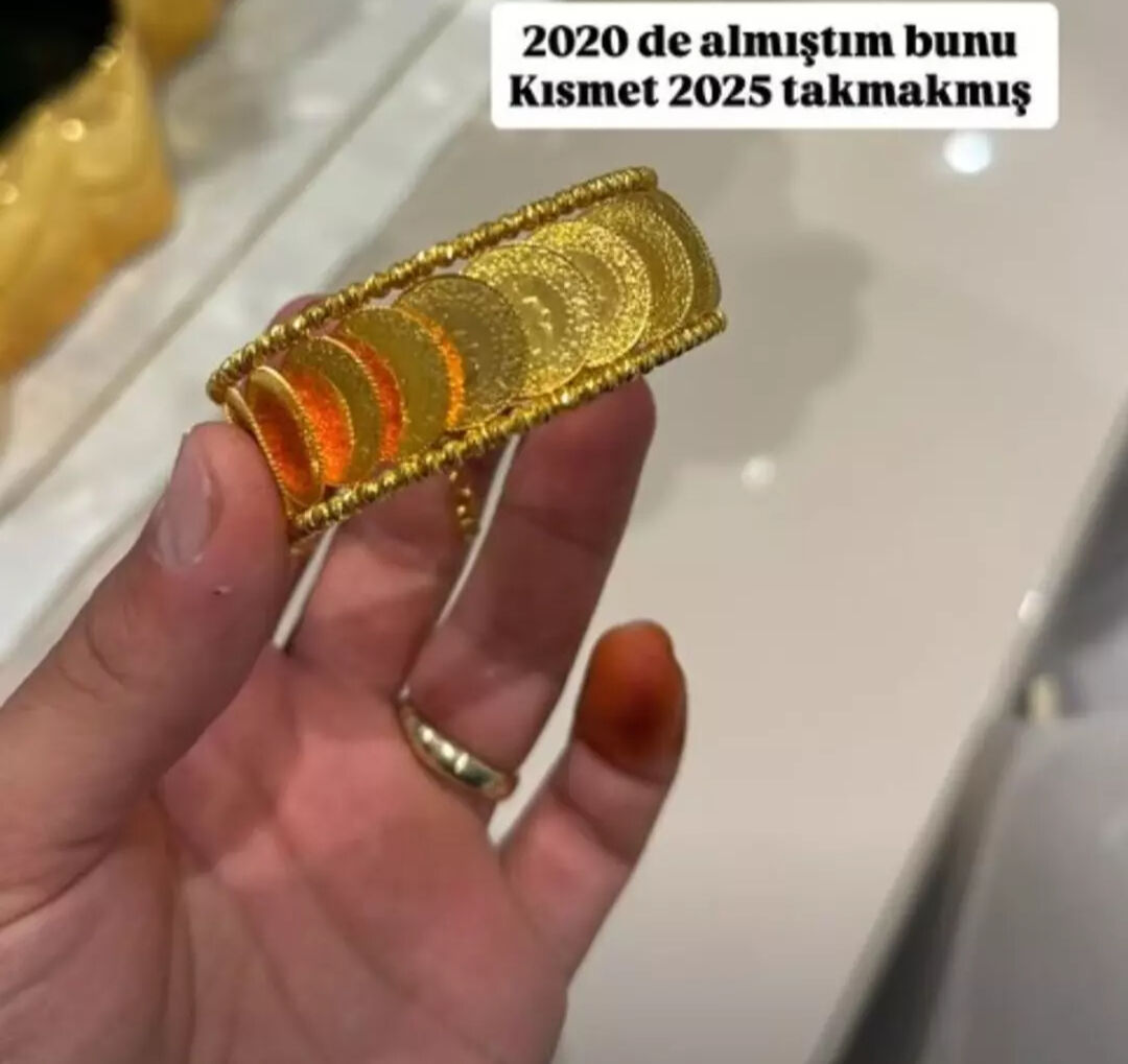 Fenomen Kadir Ezildi düğünüyle gündem oldu: Ünlü ismin taktığı takı ise dudak uçuklattı - 4. Resim