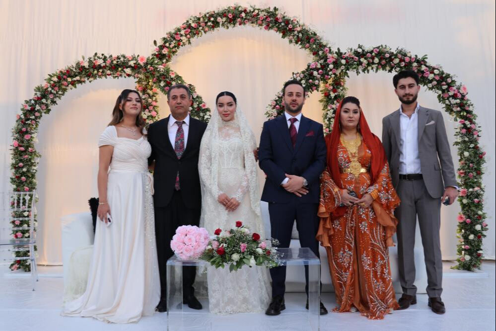 Herkes bu düğünü konuşuyor! Binlerce kişi katıldı, bir kişi takı takmadı - 2. Resim