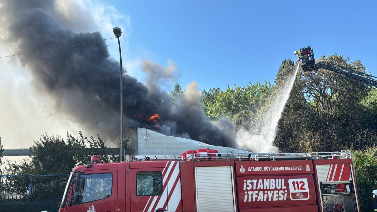 İSKİ'de korkutan yangın! Patlama sesleri duyuldu, arıtma tesisi cayır cayır yandı - 3. Resim