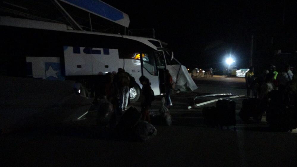 Malatya'da yolcu otobüsü, akaryakıt istasyonuna daldı! Çok sayıda yaralı var - 3. Resim