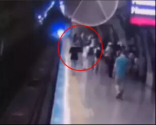 Vezneciler metro istasyonunda intihar! Dehşete düşüren anlar kamerada - 2. Resim