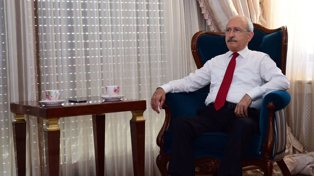 15 Temmuz gecesi kahvesini içmiş ve skandal ifadeler kullanmıştı! Kılıçdaroğlu'ndan dikkat çeken paylaşım - 1. Resim