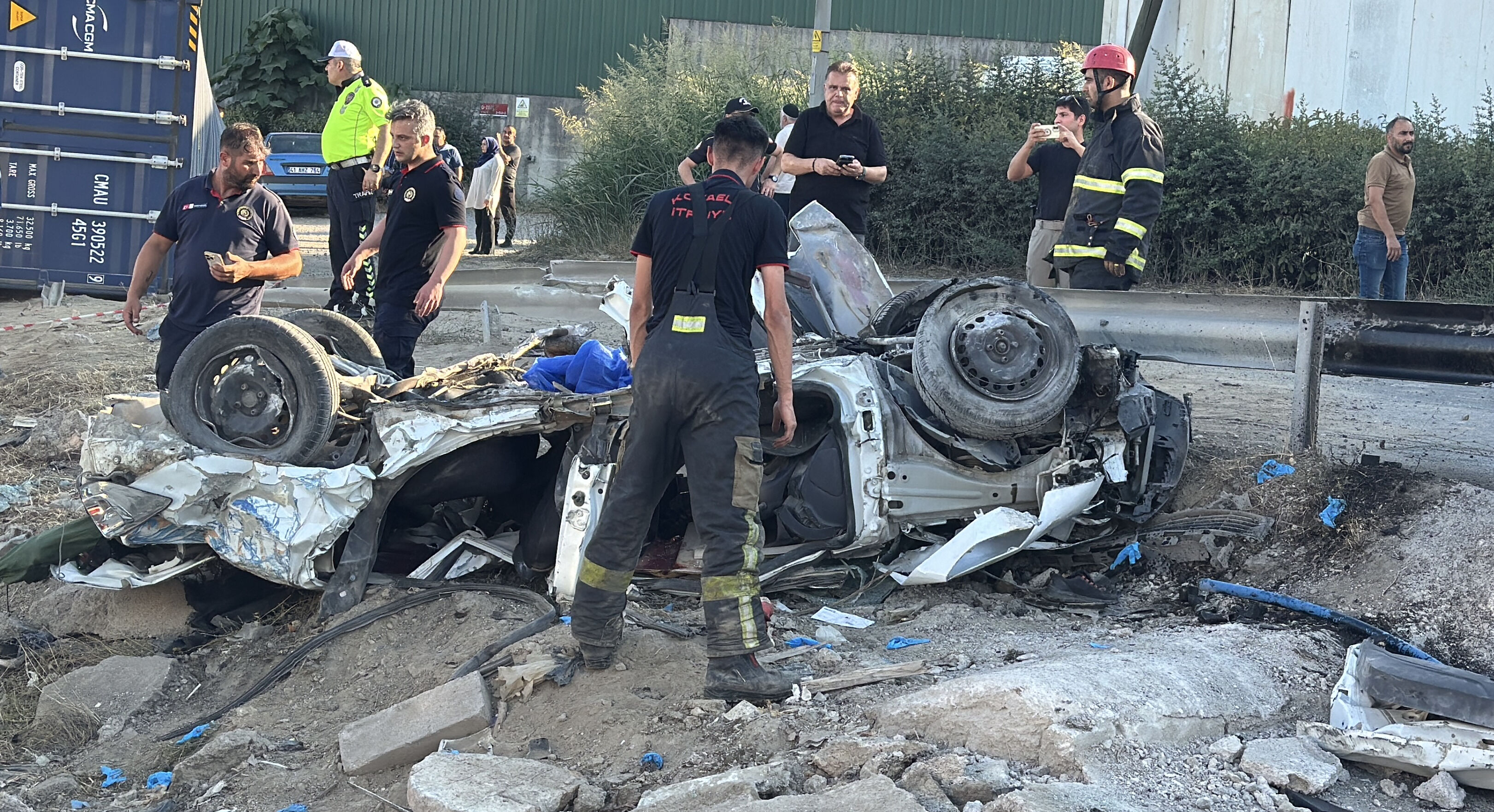 5 kişinin öldüğü katliam gibi kazanın görüntüsü ortaya çıktı - 3. Resim