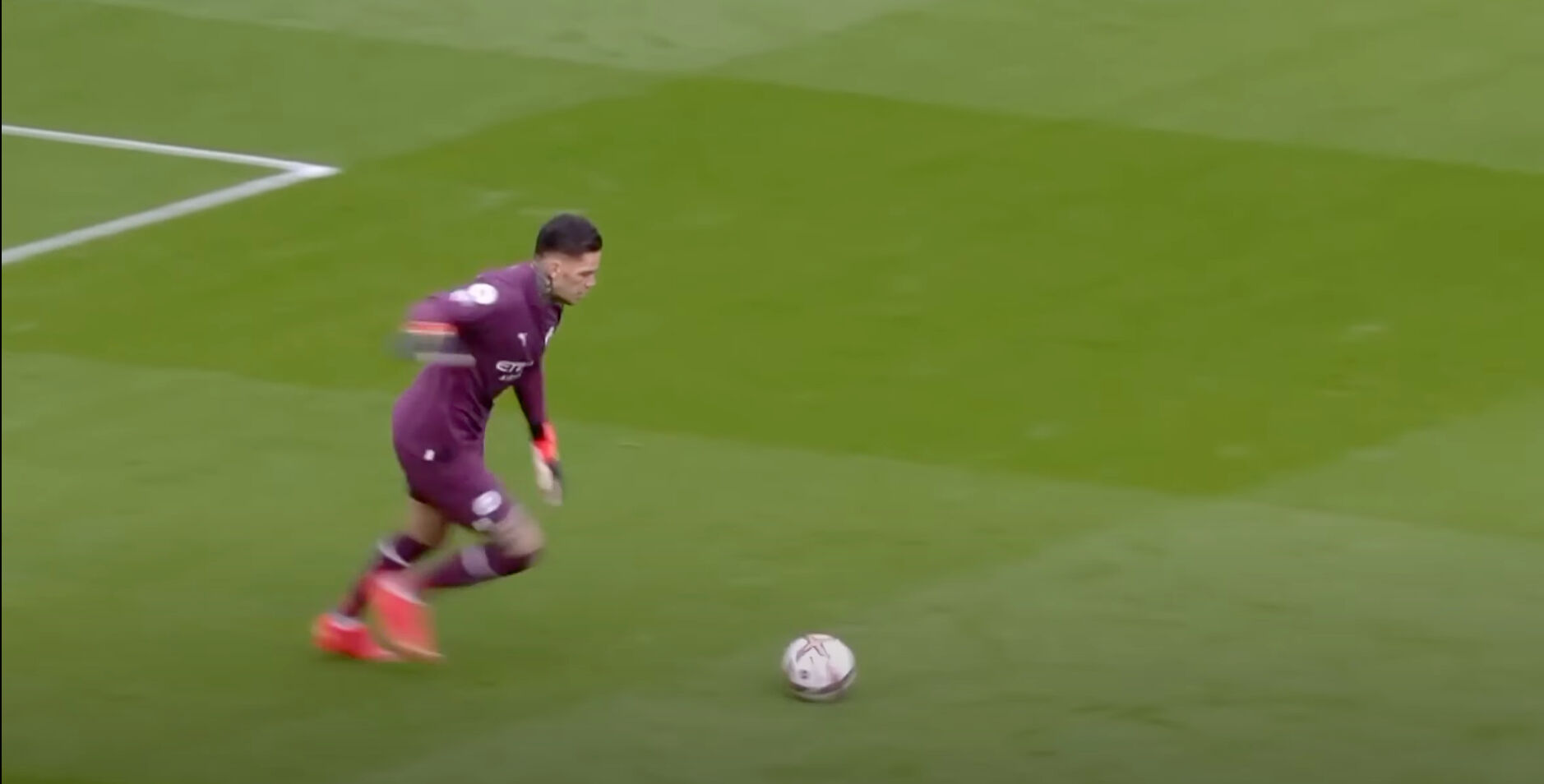 Ederson Santana kimdir, Galatasaray'a transfer olacak mı? Sarı kırmızıların radarında kaleci Ederson Santana var - 1. Resim