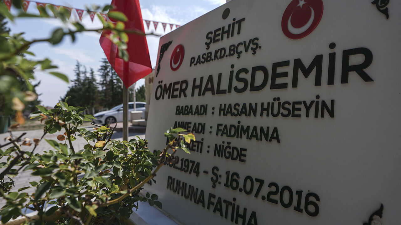 "Emri verdim, helallik istedim!" Zekai Aksakallı'nın Ömer Halisdemir'e sözleri tekrar gündem oldu - 6. Resim