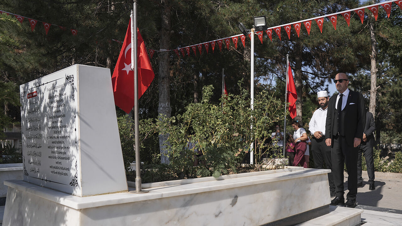 "Emri verdim, helallik istedim!" Zekai Aksakallı'nın Ömer Halisdemir'e sözleri tekrar gündem oldu - 1. Resim