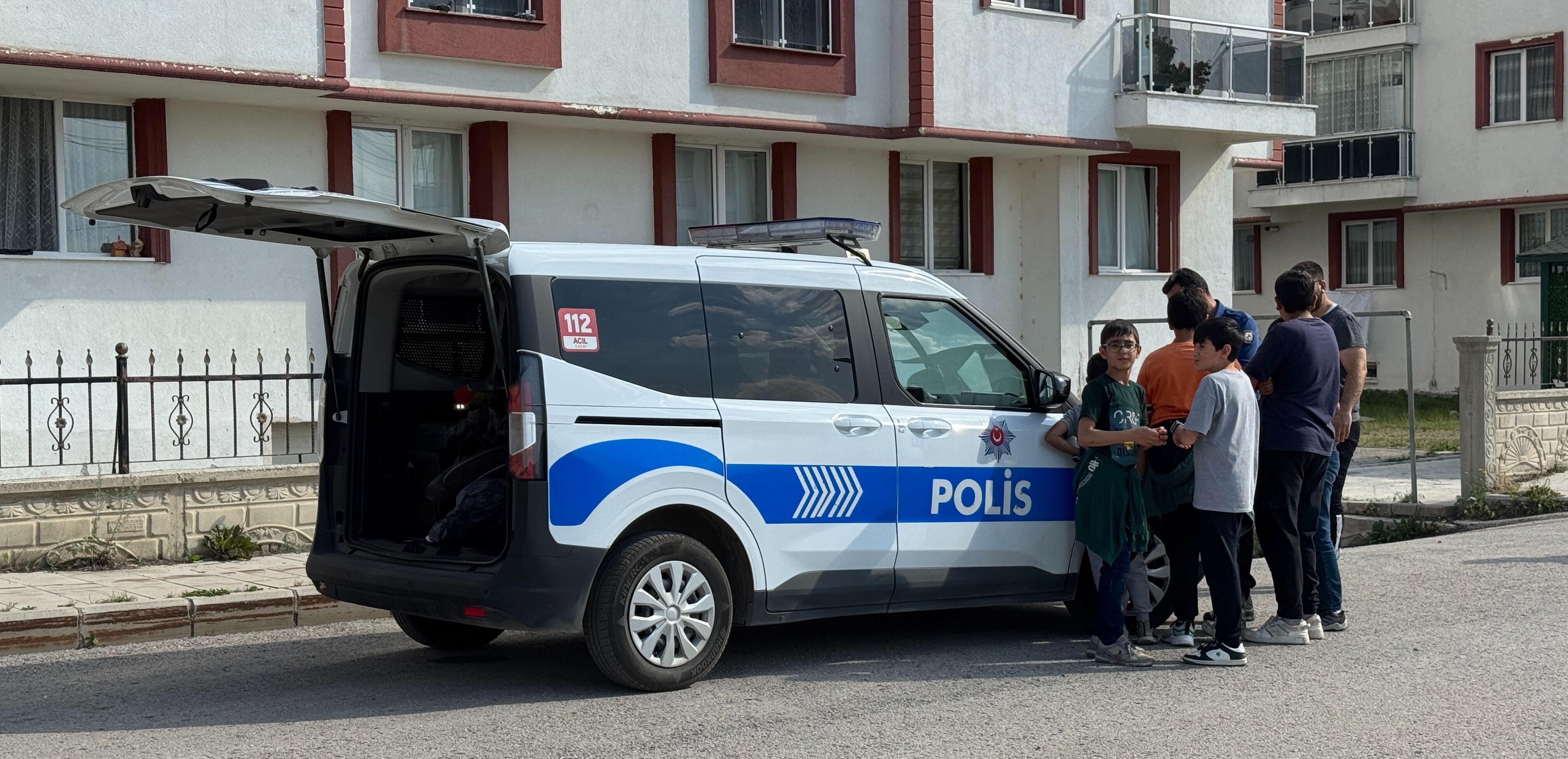 Erzurum'da hareketli anlar! Çocuklar buldu, sokağa giriş çıkışlar kapatıldı - 1. Resim