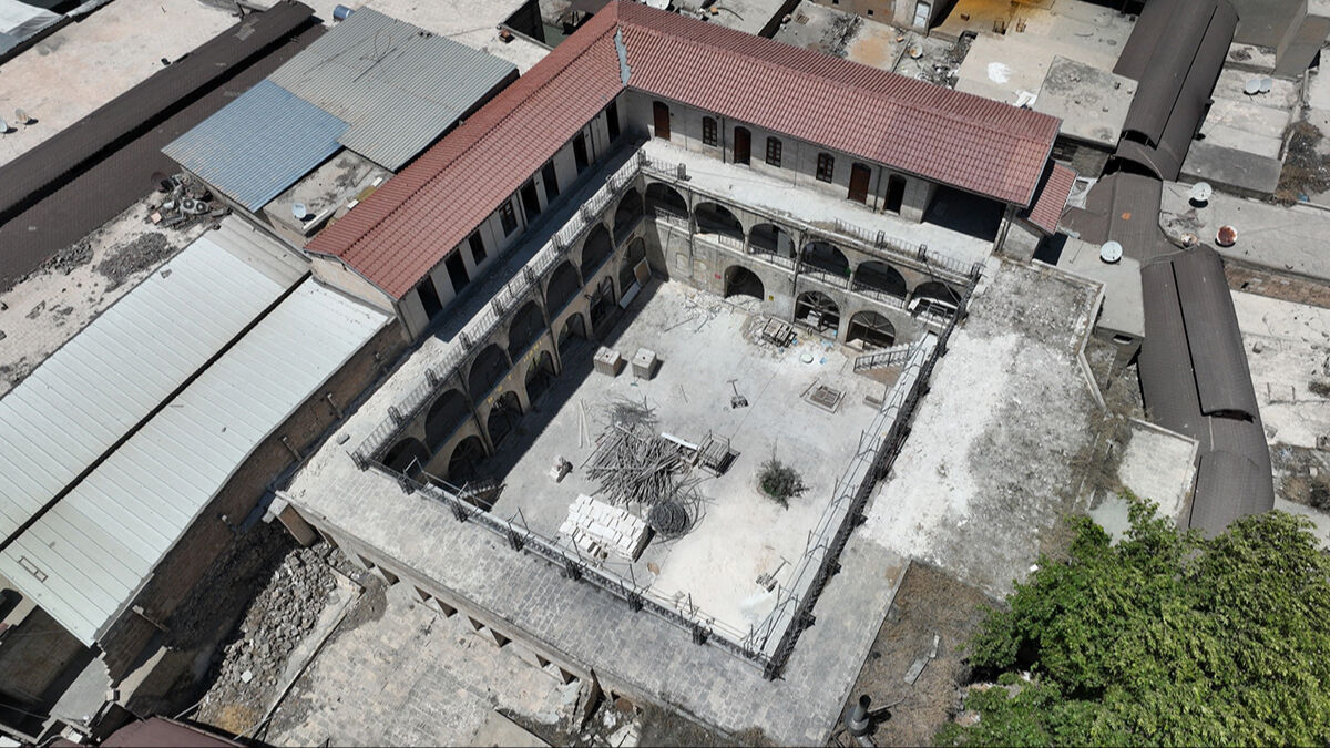 Esnafın y&uuml;z&uuml; g&uuml;lecek... 400 yıllık han ayağa kalkıyor! - 1. Resim