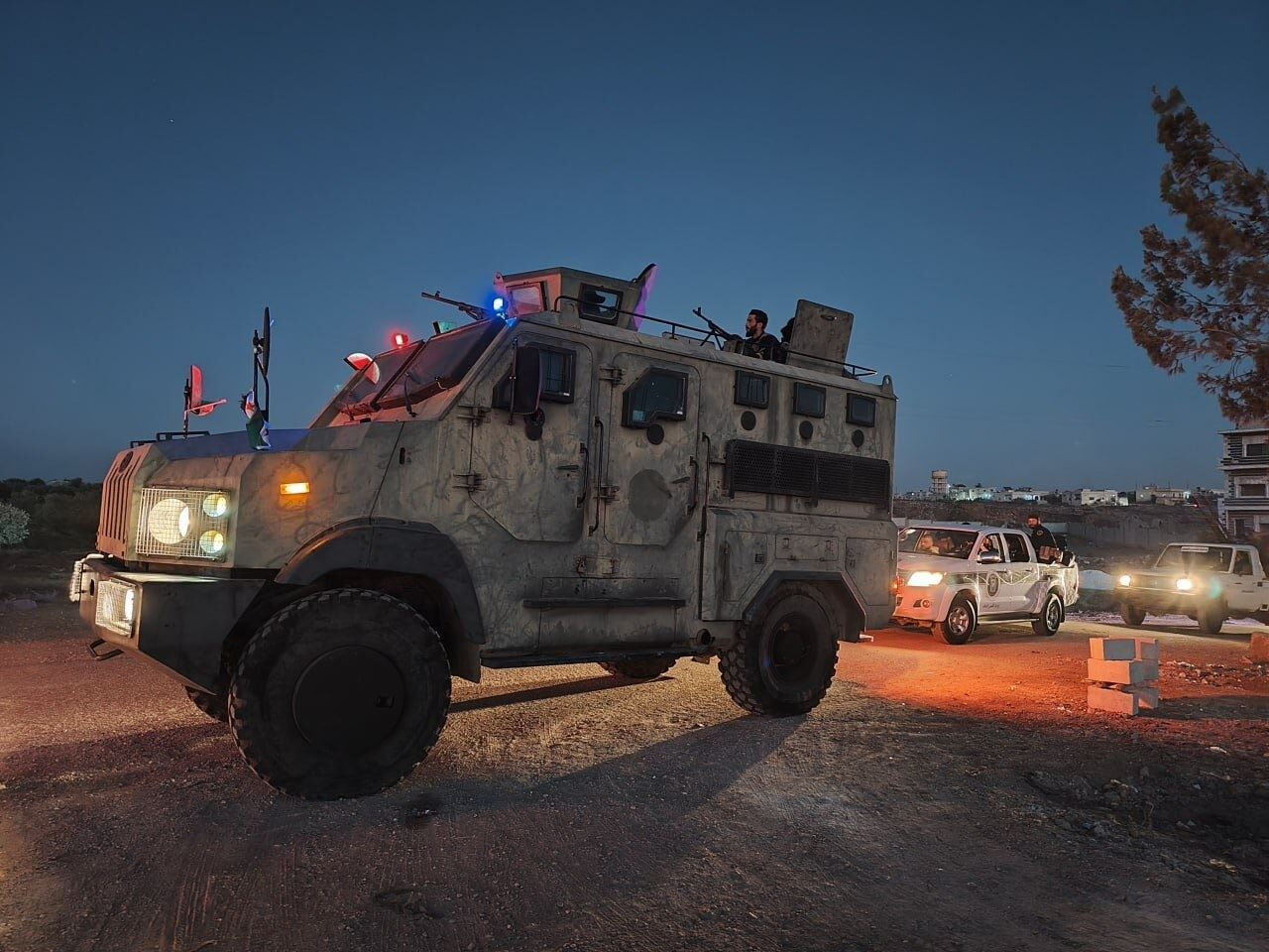 Güney karıştı, emir geldi: Suriye'de ordu şehir merkezine girecek! - 2. Resim