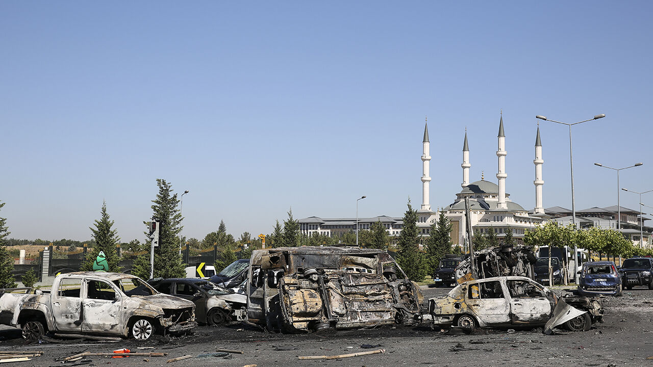 Hain darbe girişiminin 9. yılı! Kabine üyelerinden peş peşe mesajlar: Zaferin adı Türkiye! - 7. Resim