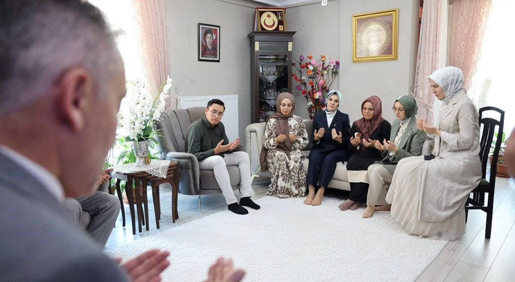 Hain darbe girişiminin 9. yılı! Kabine üyelerinden peş peşe mesajlar: Zaferin adı Türkiye! - 2. Resim