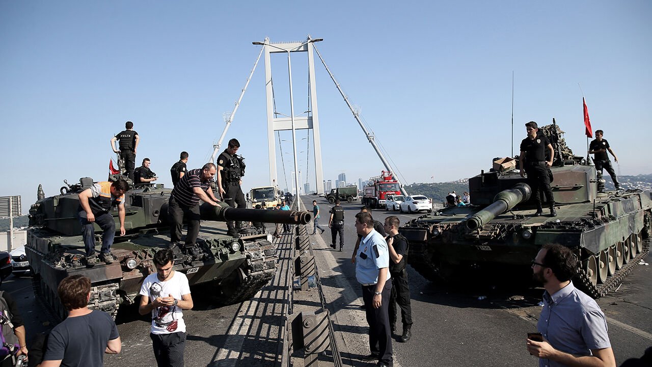 Hain darbe girişiminin 9. yılı! Kabine üyelerinden peş peşe mesajlar: Zaferin adı Türkiye! - 3. Resim