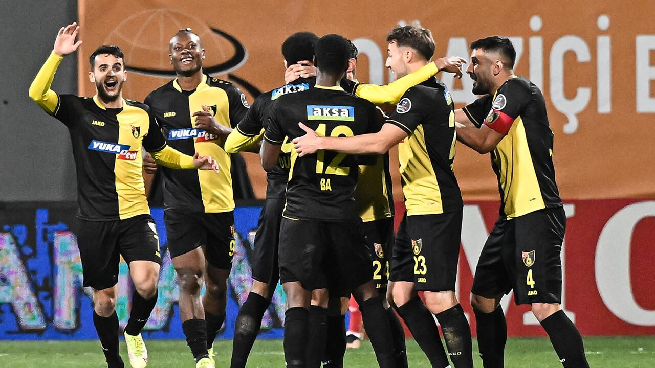 İstanbulspor-Hull City maçı hangi kanalda, saat kaçta? Hazırlık maçı için ekip İstanbul'da - 1. Resim