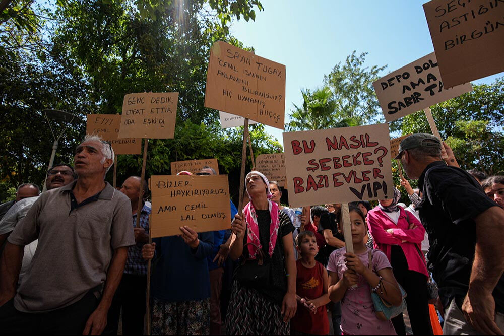 İzmir'in dibinde yaşandı, insanlar çılgına döndü! Abdest bile alamıyor, ormana gidiyorlar - 2. Resim