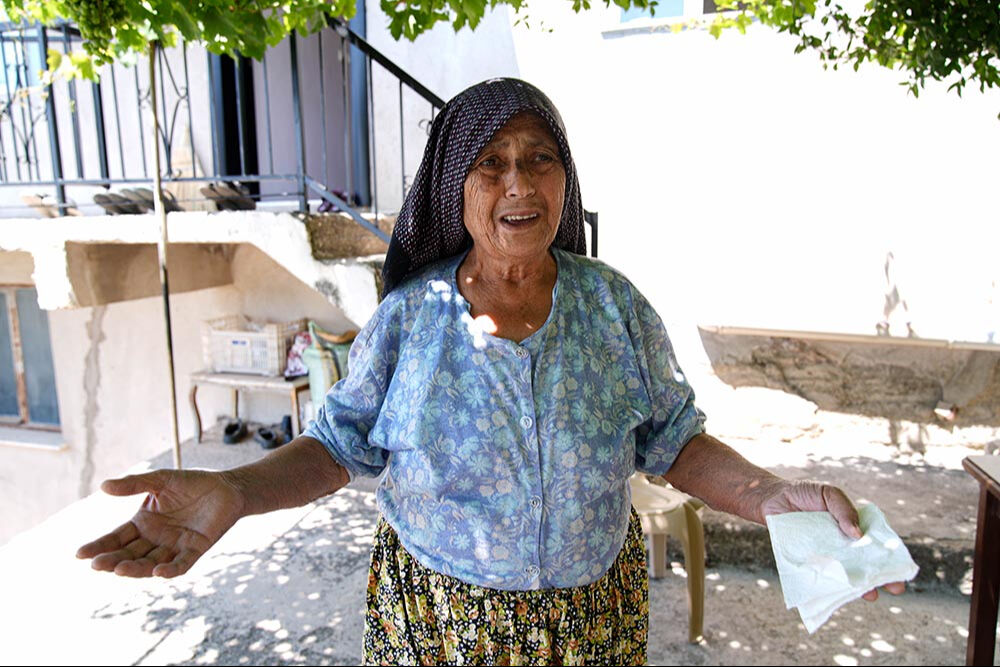 İzmir'in dibinde yaşandı, insanlar çılgına döndü! Abdest bile alamıyor, ormana gidiyorlar - 4. Resim