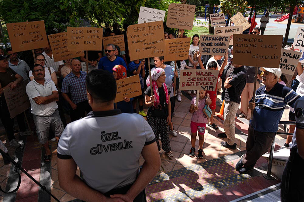 İzmir'in dibinde yaşandı, insanlar çılgına döndü! Abdest bile alamıyor, ormana gidiyorlar - 3. Resim