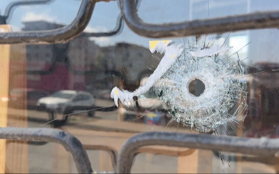 Küçükçekmece'de silah sesleri! Dükkanlar hedef alındı - 1. Resim