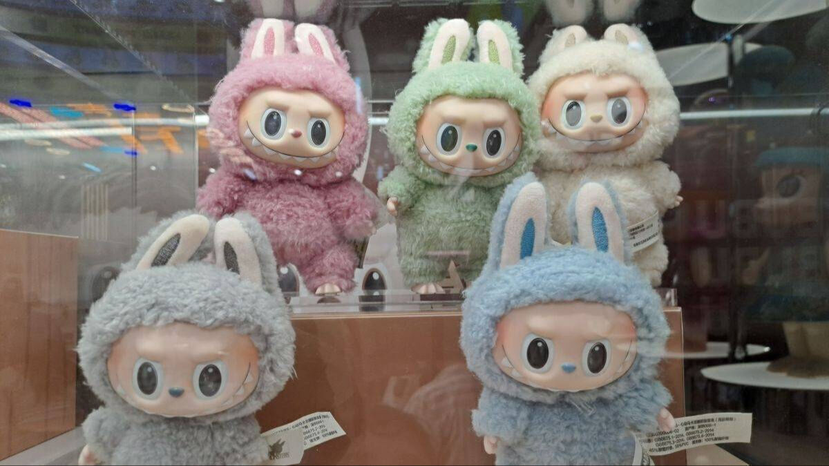 Labubu nedir, yasaklandı mı, neden bu kadar popüler ve pahalı? Çin'in Labubu bebeği için kuyruk oluştu! - 4. Resim