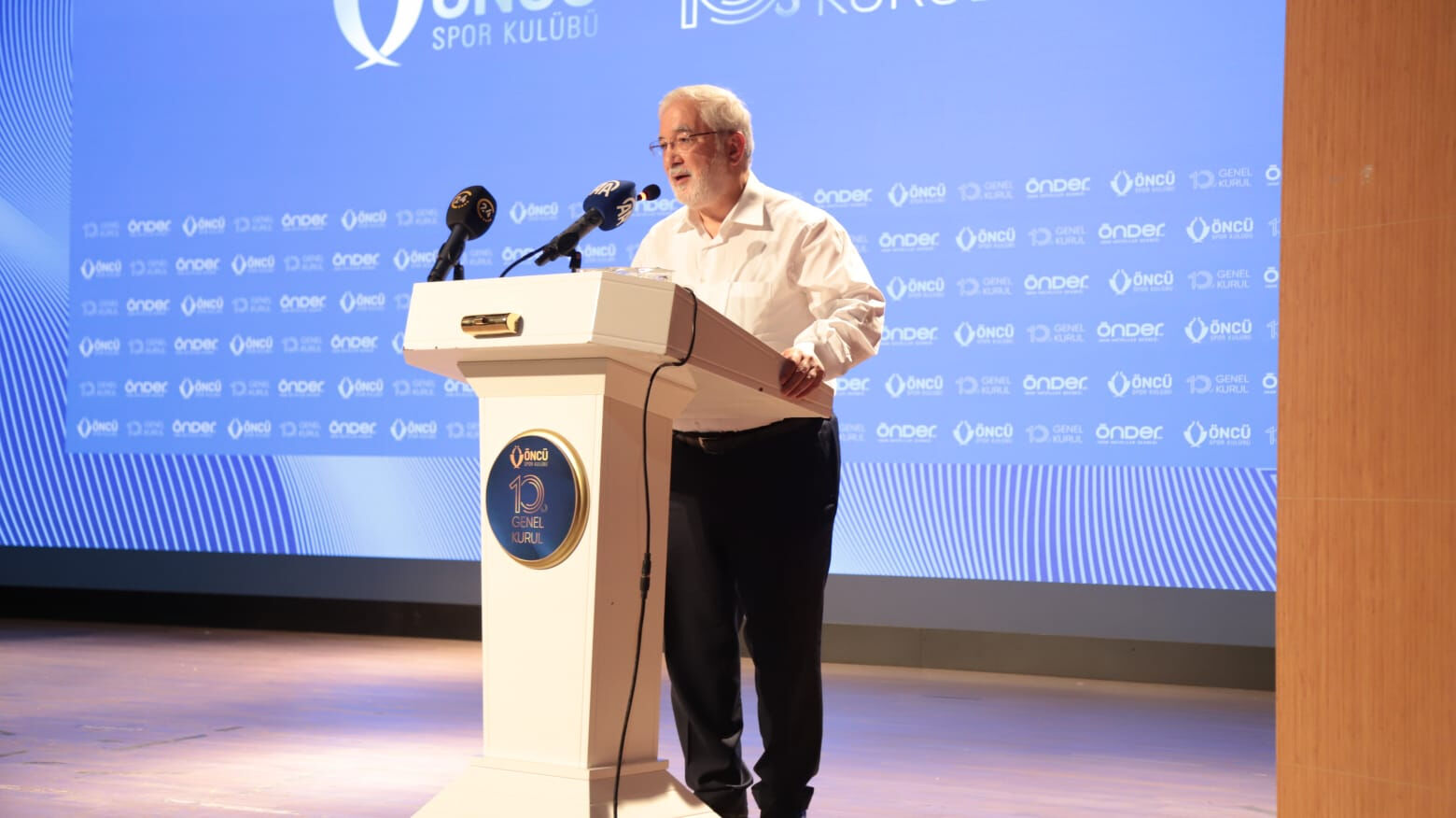 &Ouml;nc&uuml; Spor 10. genel kurulu yapıldı - 1. Resim