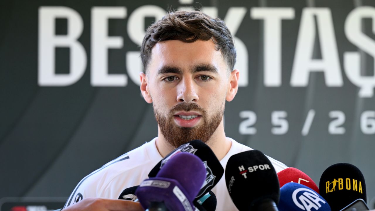 Orkun Kökçü, Beşiktaş formasıyla ilk idmanına çıktı Orkun Kökçü, Beşiktaş formasıyla ilk idmanına çıktı