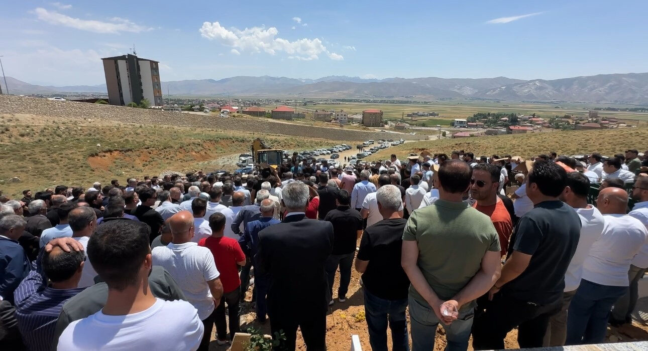 Sosyal medyada “Arda Edeoğlu” adıyla tanınan Onur Karael'e silahlı saldırı! Feci şekilde can verdi - 5. Resim
