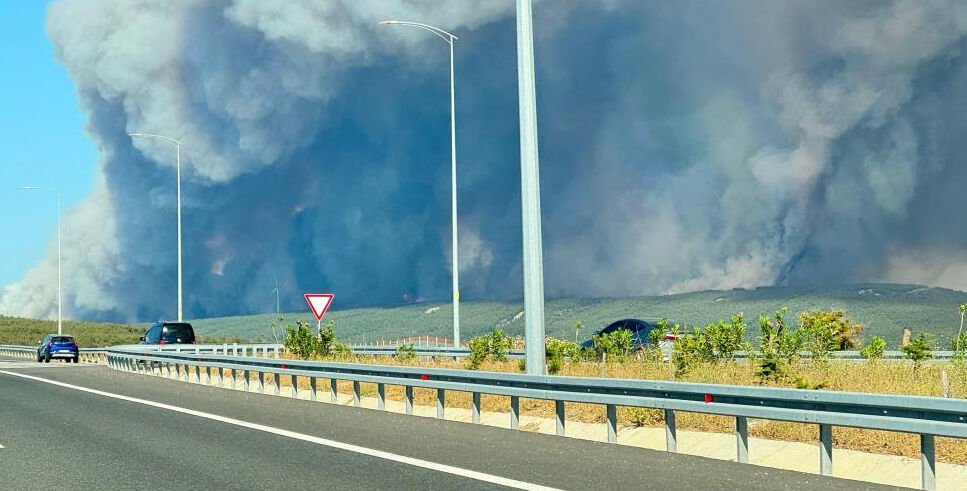 Tekirdağ'da yangın ilçeye ulaştı, mahalleler boşaltıldı! Kent diken üstünde Tekirdağ'da yangın ilçeye ulaştı, mahalleler boşaltıldı! Kent diken üstünde - 5. Resim