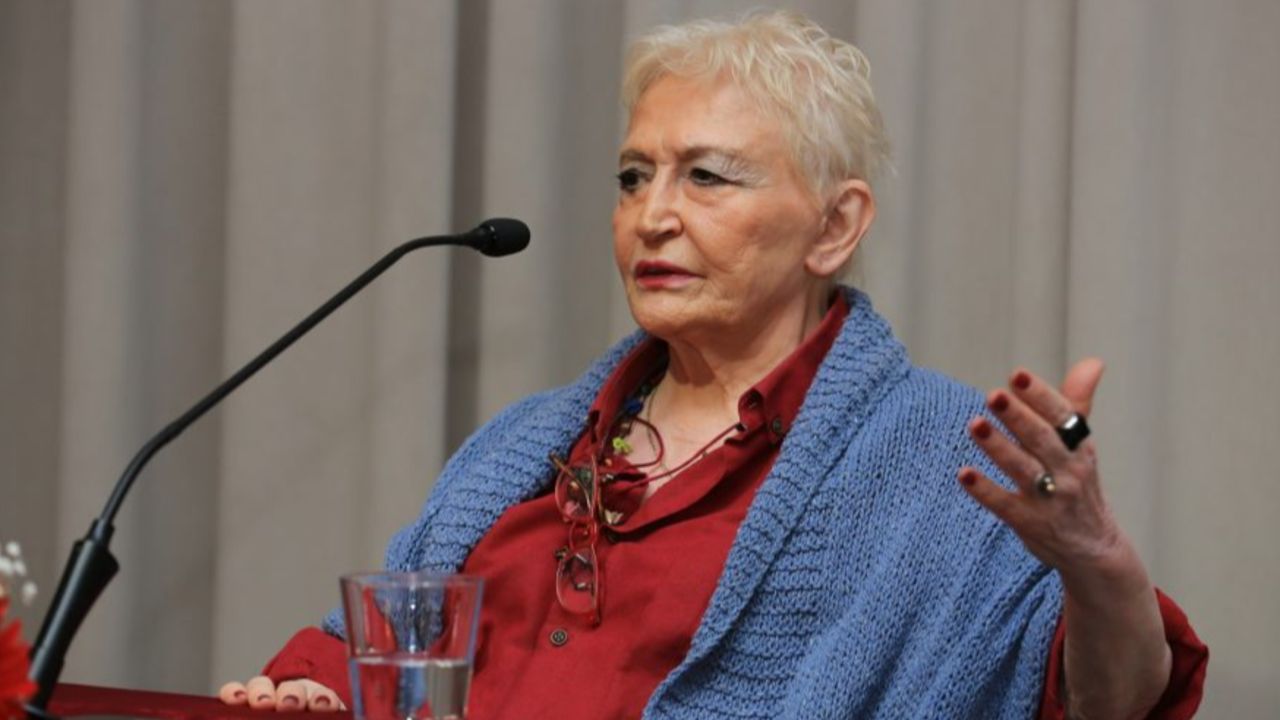 Yazar Pınar Kür hayatını kaybetti Yazar Pınar Kür hayatını kaybetti