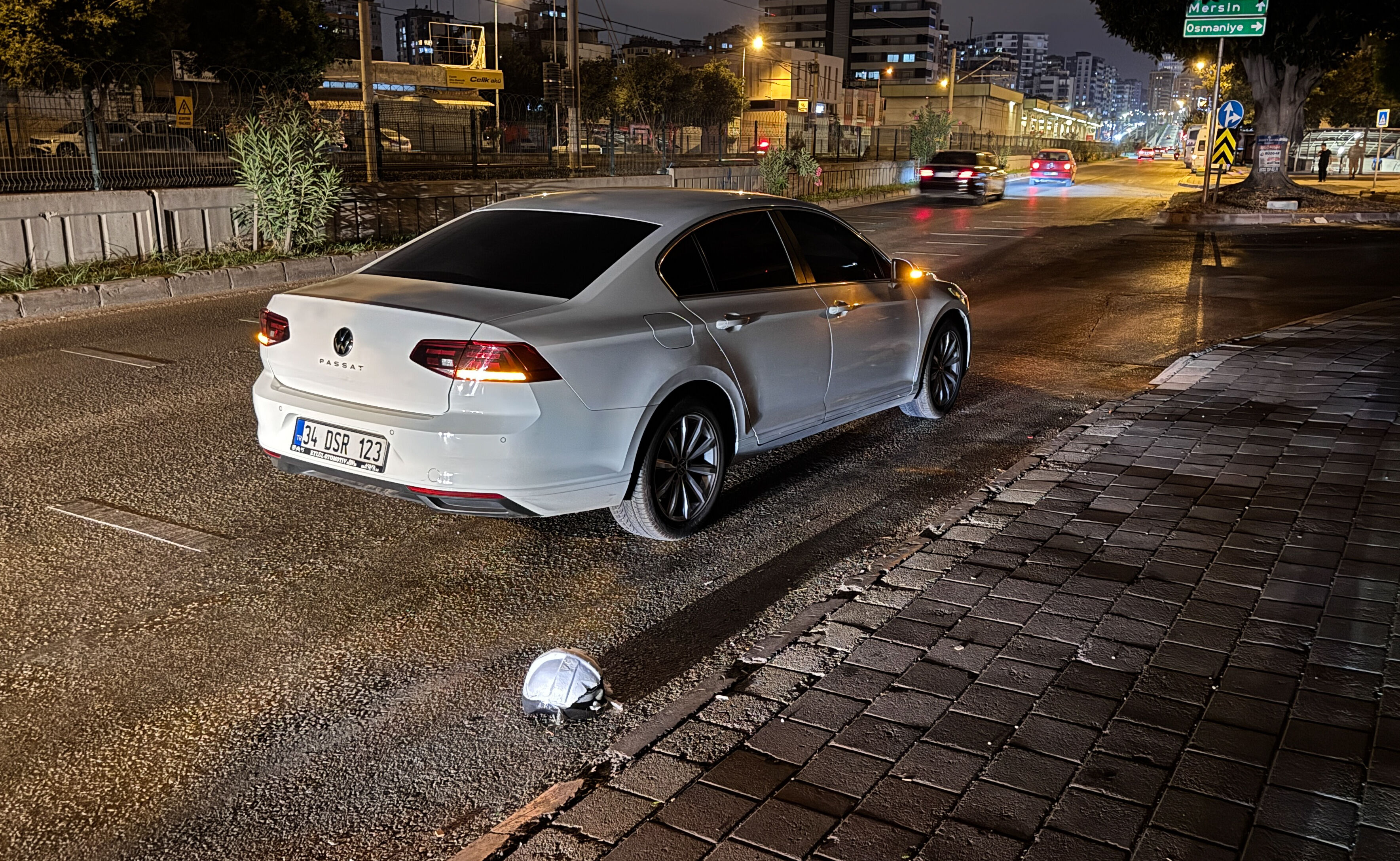 Adana'da can pazarı! Motosiklet otomobile çarptı, can kaybı var - 1. Resim