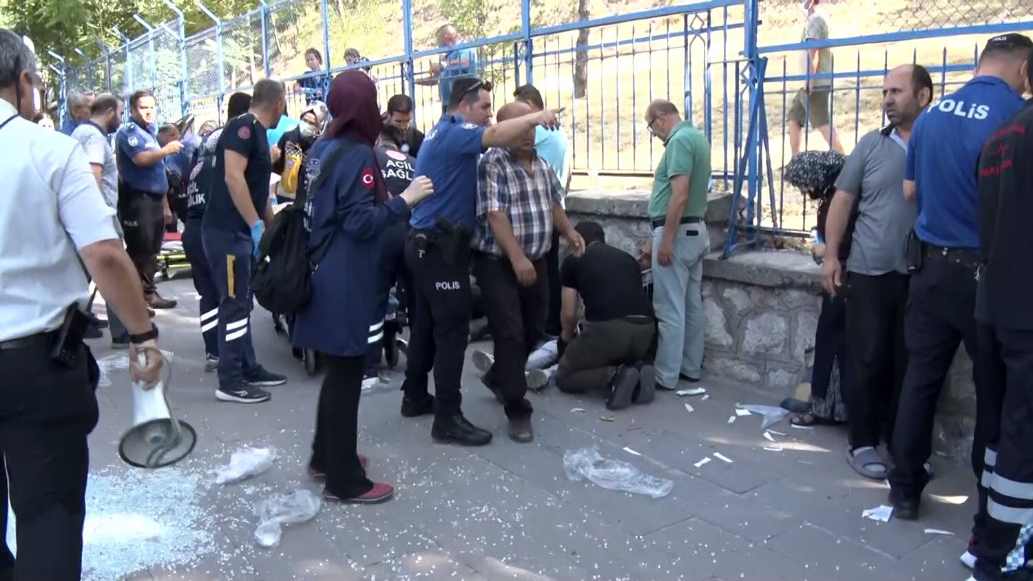 Ankara'da belediye otobüsü kaza yaptı! Çok sayıda yaralı var - 3. Resim