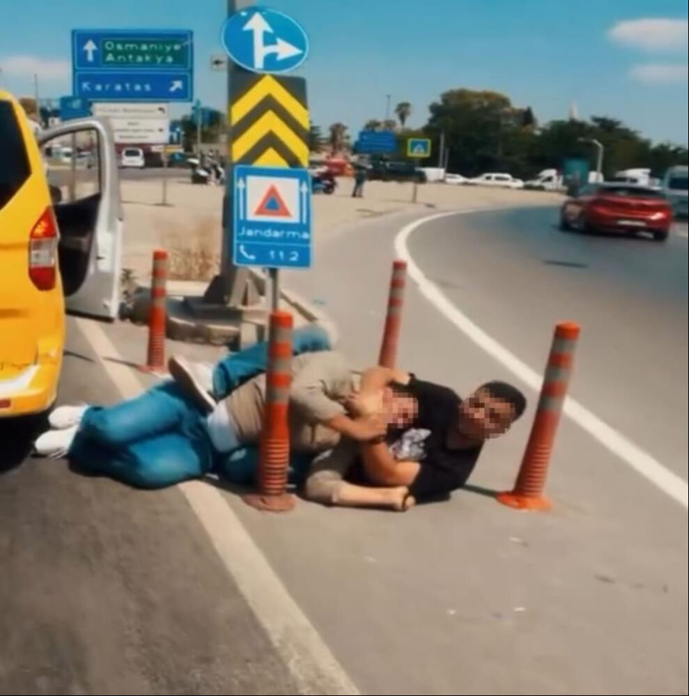 Bir kişiyi caddede yatırıp boğazını sıkmıştı! Neden yaptığını anlattı - 1. Resim